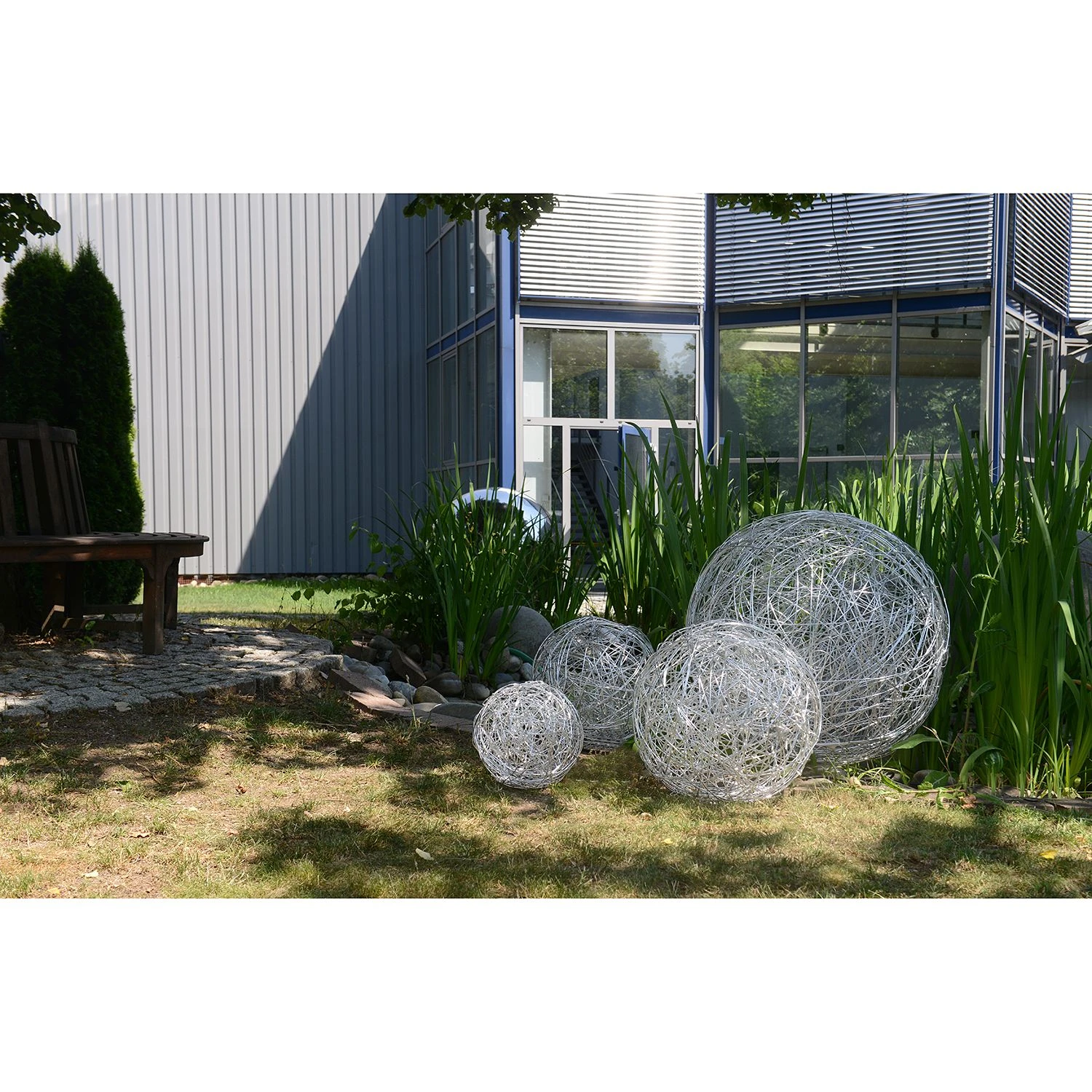 Näve Dekokugel Mistel - Aluminium - Durchmesser: 40 cm 4 Näve Dekokugel Mistel - Aluminium - Durchmesser: 40 cm – Bild 2