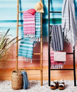 Butlers Dekoleiter SAFARI II - Bambus teilmassiv - Schwarz -Gartenaccessoires Verkäufe 2022 1000341332 220317 023 MOOD DETAILS P000000001000341332 mood